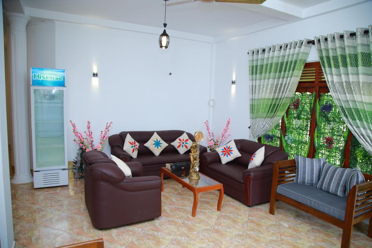 Aken Villa Hikkaduwa Exterior foto